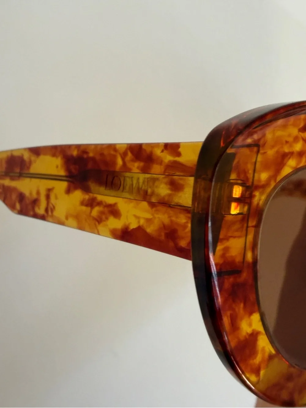 LOEWE Round Cat-Eye Sunglasses Amber Tortoise w/ Case